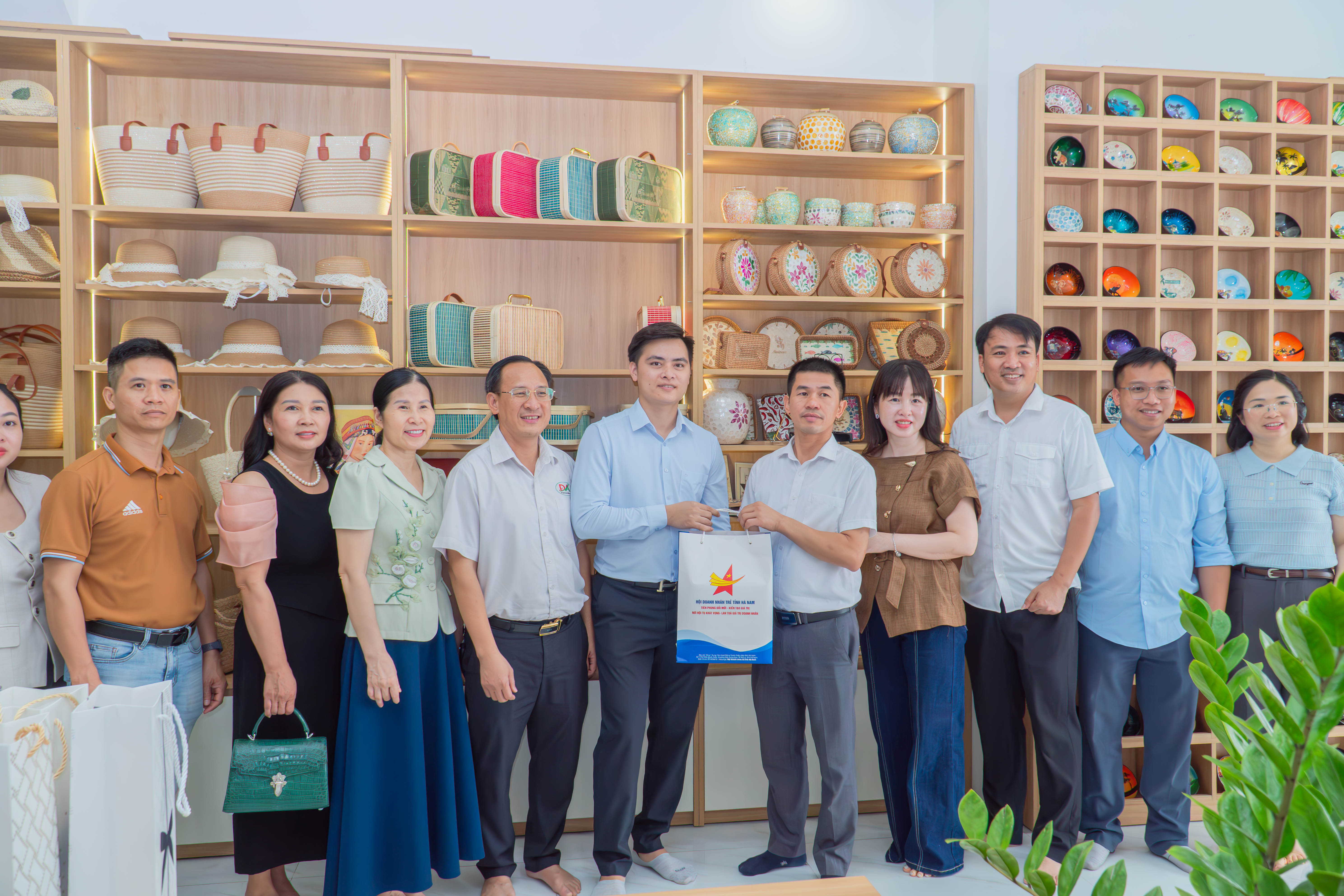 Vhandy đón đoàn Hội Doanh nhân trẻ tỉnh Ninh Bình đến thăm và làm việc