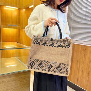 Túi cói in hình hoa văn 