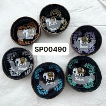 Bát dừa sơn mài voi yếm đen hoa văn